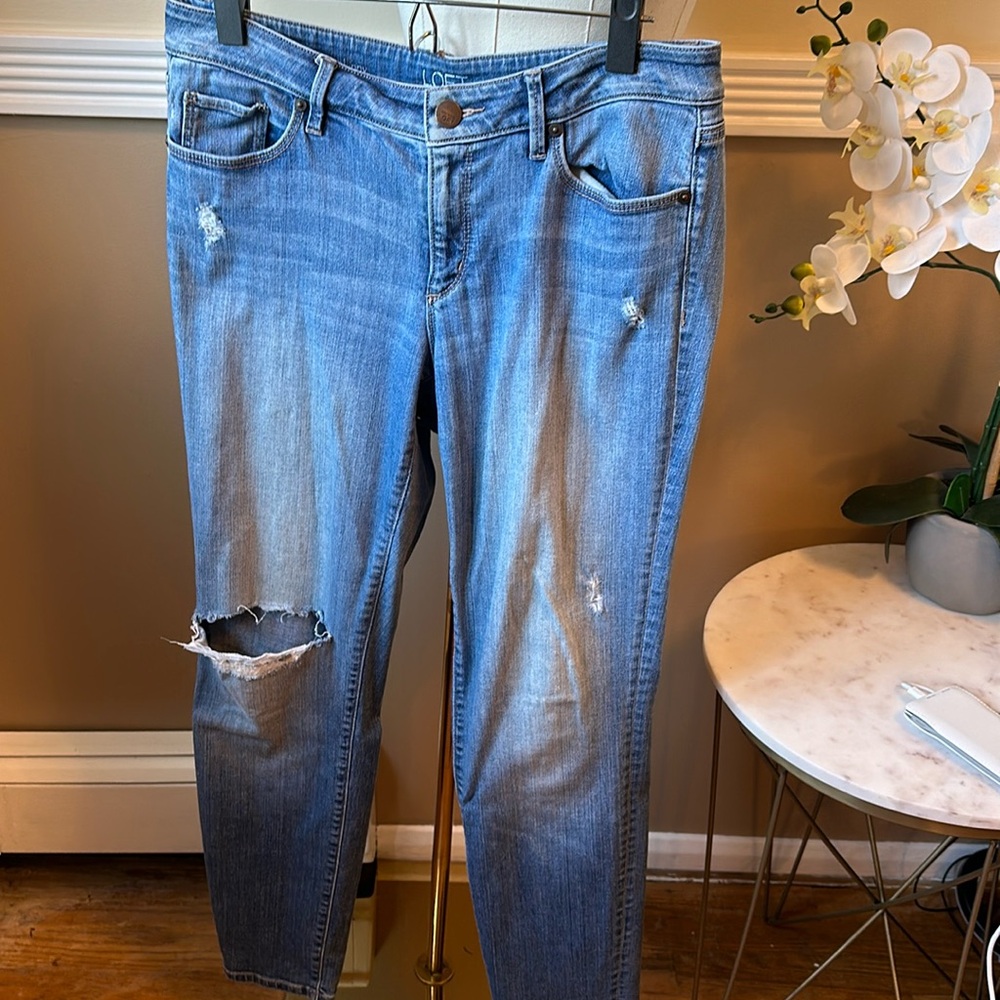 LOFT Curvy skinny distressed rip knee jeans